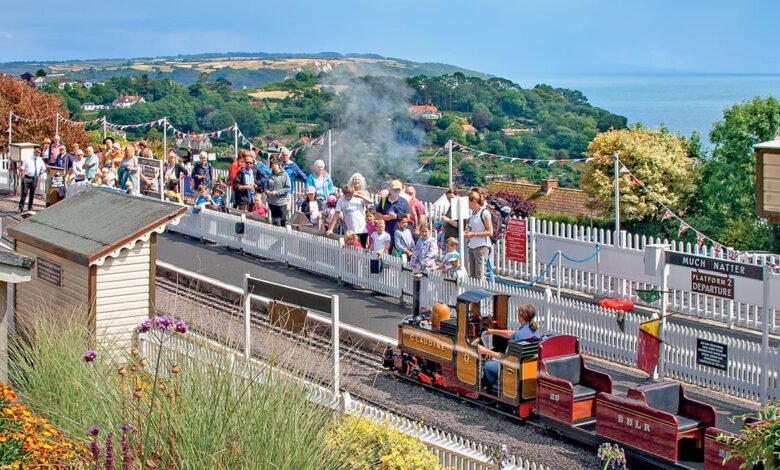 pecorama opening times