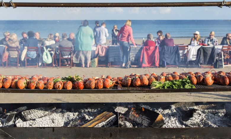hidden hut feast nights