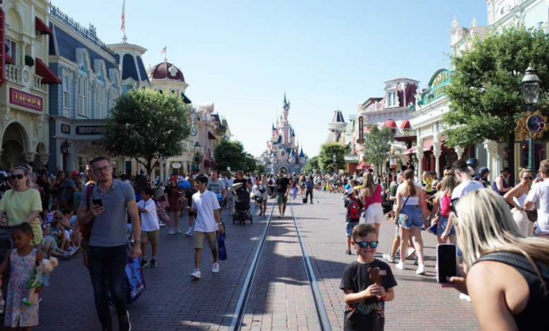 disneyland paris capacity issues